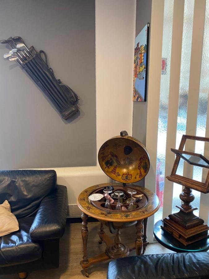 Astoria Hotel 4*